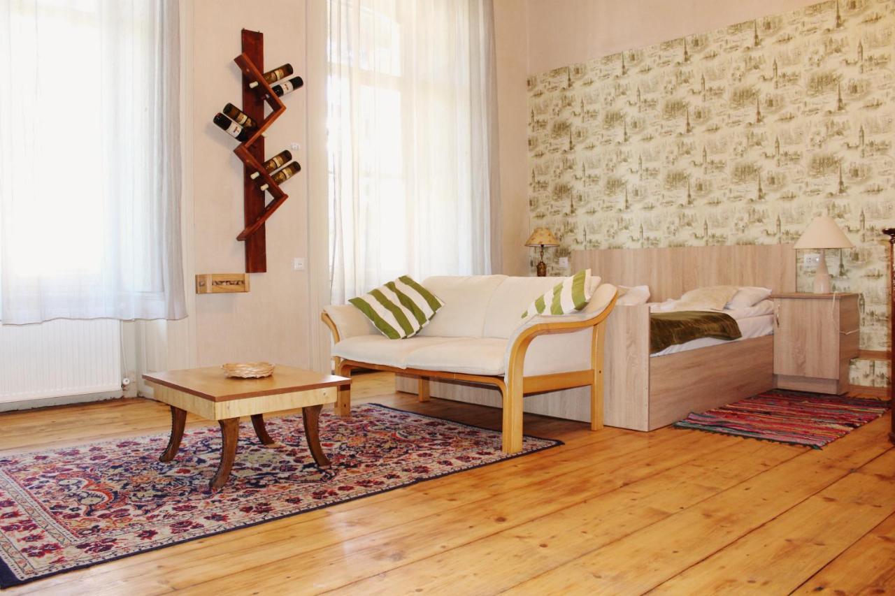 Solo Room Apartment Τυφλίδα Εξωτερικό φωτογραφία